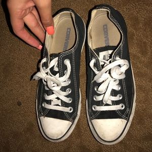 Low top converse black